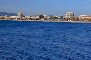 Appartement rez de jardin villa proximité plage et centre