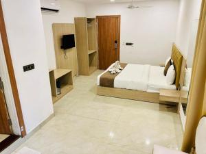 Neelkanth Hotel