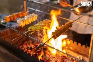 StayVista at Jims Farmstay with Pool, Pet-friendly