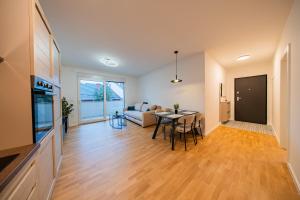 Flex SelfCheckIns 198 - Zagreb - Bedroom - Parking - Loggia