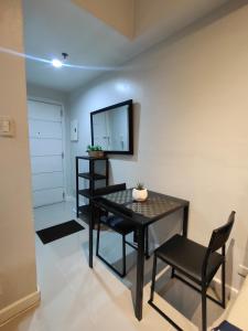 Blissfort Lowest Room Rate in Makati with fast wifi & view