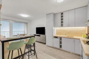 Modern Airport Stay - BTS & Avion Mall