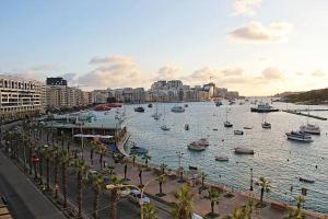 Urban Gem - Stylish Apartment in Msida-Gzira