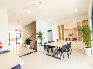 Alisa Phu Quoc Waterfront Hotel