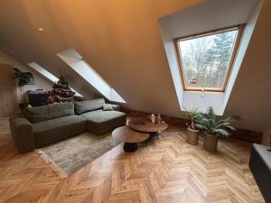 Botanical Manor Apartment