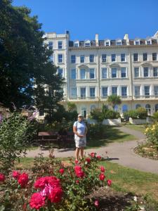 Sunny flat with sea views on Warrior Square