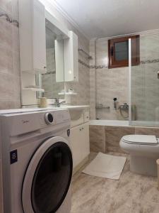 5BD Sea View Beachfront House Semi Private Beach