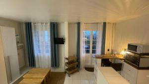 Le logis des roches noires, vue mer