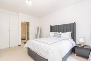 Sandton city 3 bedroom apartment with balcony