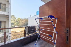 The global hotel by golden place Near Medanta Hospital Sector-38