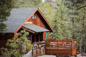 Idyllwild Camping Resort Cottage - آيديلوايل