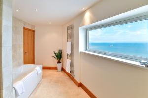 The Tower Penthouse – Stunning Sea Views