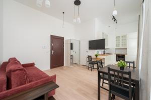 W Rytmie Nowej Pragi Chic Apartment by BookingHost