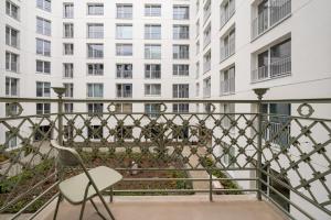 W Rytmie Nowej Pragi Chic Apartment by BookingHost