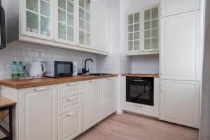 W Rytmie Nowej Pragi Chic Apartment by BookingHost