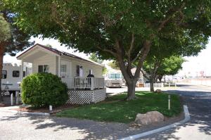 One-Bedroom Cabin room in Las Vegas Camping Resort Cabin 4