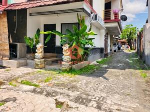 Strategic 2BR Seminyak House UP2 6 Person