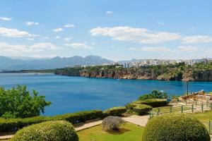 Sultan Suite, Entrance Floor
