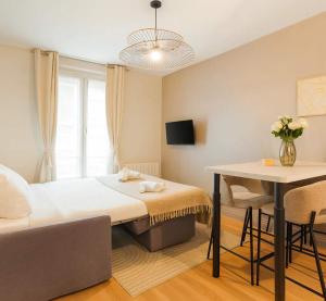 Central Paris - Premium family apartment near metro