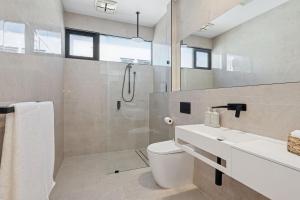 Still Haus Stays- Gilberton