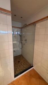 Modernes Apartment in Pforzheim Kamin, Terasse