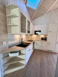 Fjordhaus am See - 6 Schlafzimmer, Seeblick, Sauna und Whirlpool