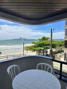 Apartamento pé na areia!