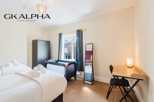 Stylish 3-Bedroom Apartment in Peterborough - Free Parking, Superfast Wi-Fi, Ideal for Families, Contractors, and Long-Term Stays