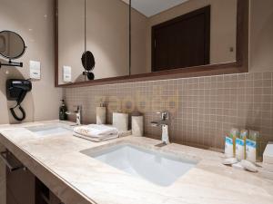 Zapbed House Luxury 2BR at Boulevard Point Walk to Dubai Mall
