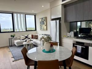 Stylish 2BR with Fireworks Views in Kogarah