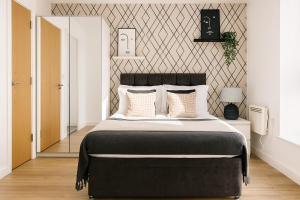 Designer Penthouse in Manchester with Parking