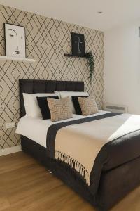 Designer Penthouse in Manchester with Parking