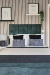 Designer Penthouse in Manchester with Parking