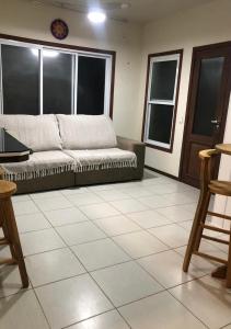 Casa com piscina e churrasqueira perto das praias