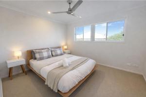 Elegant Home in Park Ridge | Light-Filled Living