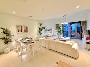 SKYLiNE - 4 BR - BURJ KHALiFA & FOUNTAiN ViEW