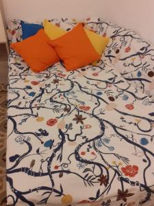 6 - The House of Oranges