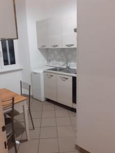 6 - The House of Oranges