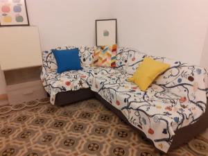6 - The House of Oranges