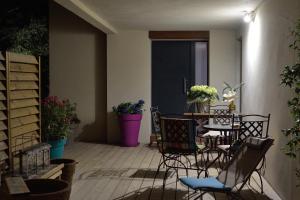 B&B / Chambres d'hotes Sous les oliviers - Studios climatises de standing tout-equipes : photos des chambres