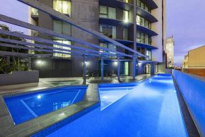 Modern Escape in the Heart of Brisbane City with an Amazing River View!