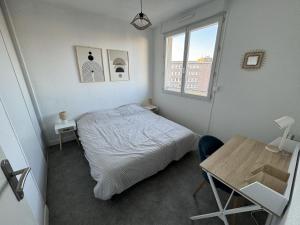 F2 neuf, centre ville, terrasse, WIFI, garage en option