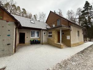 Chalupa u lesa v Železných horách