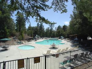 Idyllwild Camping Resort Cabin