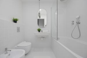 Luxury Apartment in the Heart of the City by Noclegi Renters
