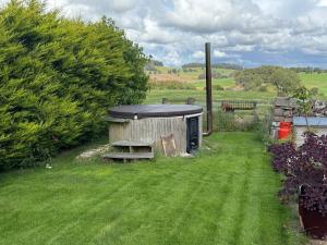 Beautiful 5 Bedroom House with Hot Tub