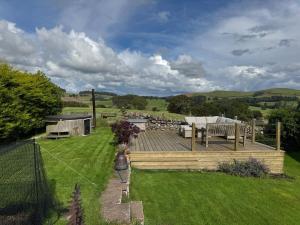 Beautiful 5 Bedroom House with Hot Tub