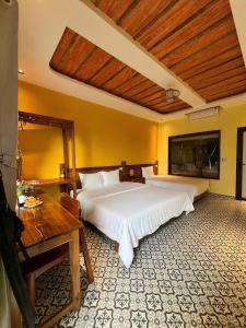 Tam Coc Golden Fields