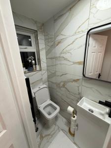 Tower Bridge 4BR Home with Parking and Garden