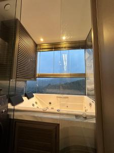 Apartamento na praia brava luxo